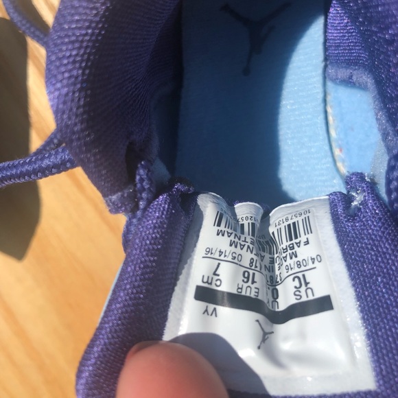 AIR JORDAN 12 GS - Picture 5 of 5